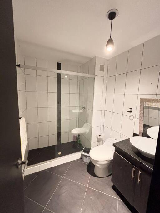Apartamento Central, Espacioso, Comodo, Calido Y Tranquilo